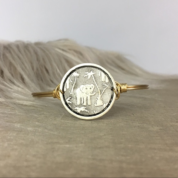 Jewelry - NWOT elephant bracelet